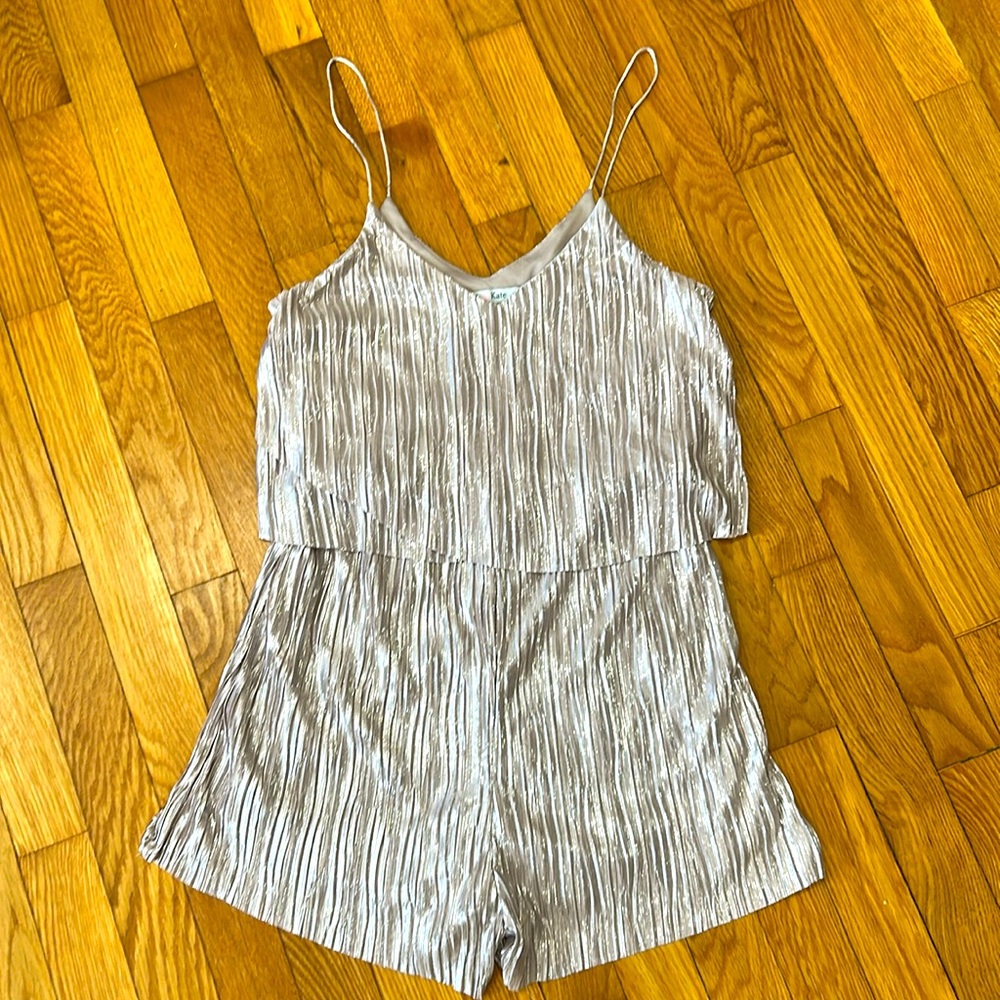 Gab ❤️ Kate v-neck metallic plisse pleated romper stretchy Small